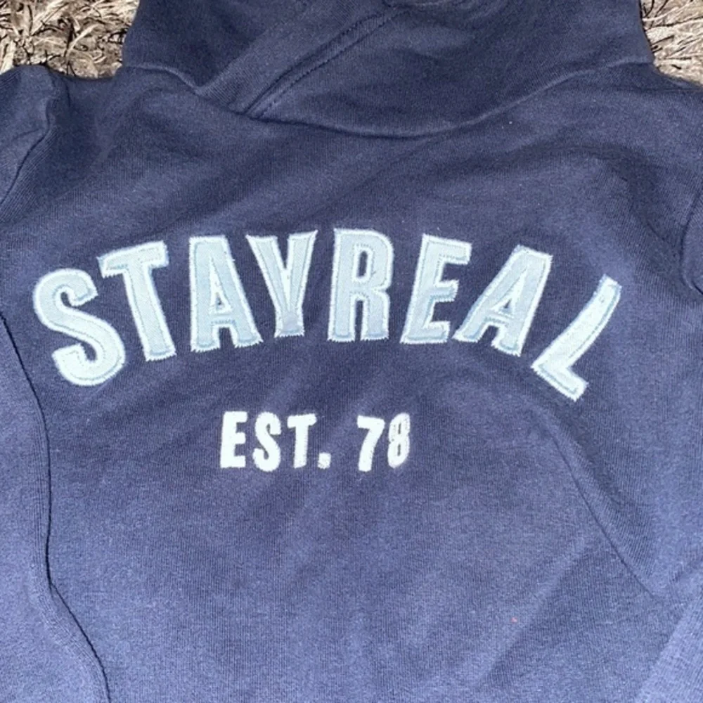 Boys H&M mock neck sweatshirts gently used 4-6 years.